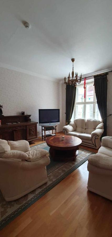 Cozy Apartment On The Town Hall Square Ταλίν Εξωτερικό φωτογραφία
